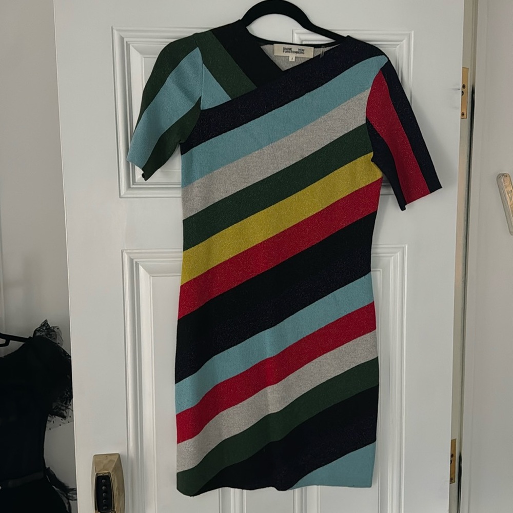 DVF Diane von Furstenberg
V-neck metallic striped dress